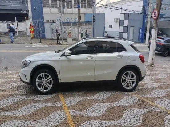 MERCEDES-BENZ-GLA 200-1.6 CGI ENDURO 16V TURBO FLEX 4P AUTOMÁTICO MERCEDES-BENZ-GLA 200-2015