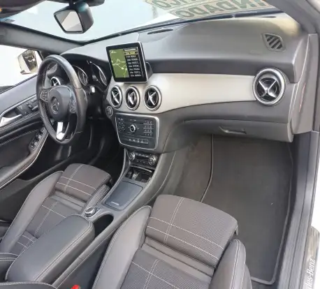 MERCEDES-BENZ-GLA 200-2015