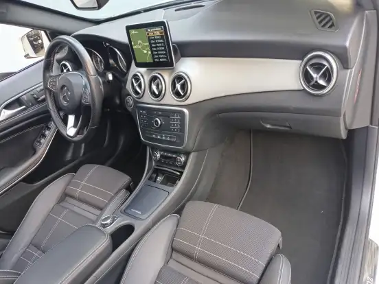 MERCEDES-BENZ-GLA 200-1.6 CGI ENDURO 16V TURBO FLEX 4P AUTOMÁTICO MERCEDES-BENZ-GLA 200-2015