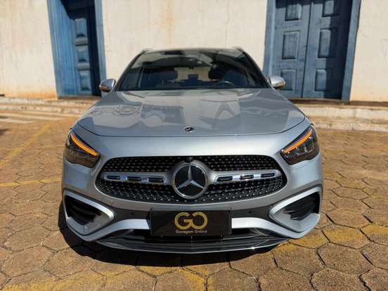 MERCEDES-BENZ-GLA 200-2024