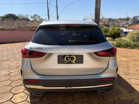 MERCEDES-BENZ-GLA 200-2024