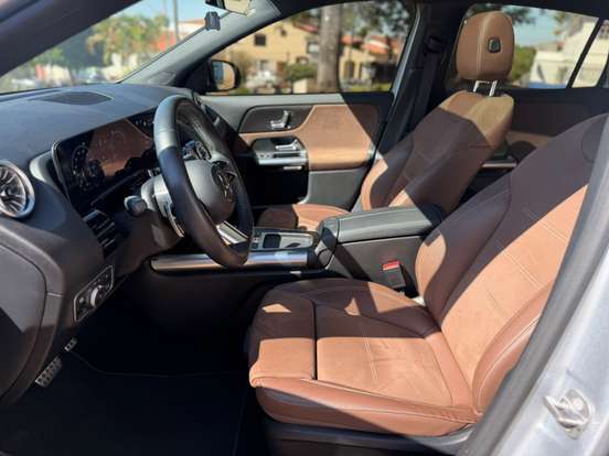 MERCEDES-BENZ-GLA 200-2024