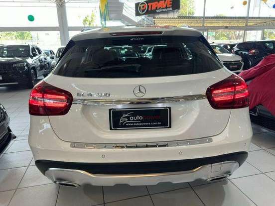 MERCEDES-BENZ-GLA 200-2018