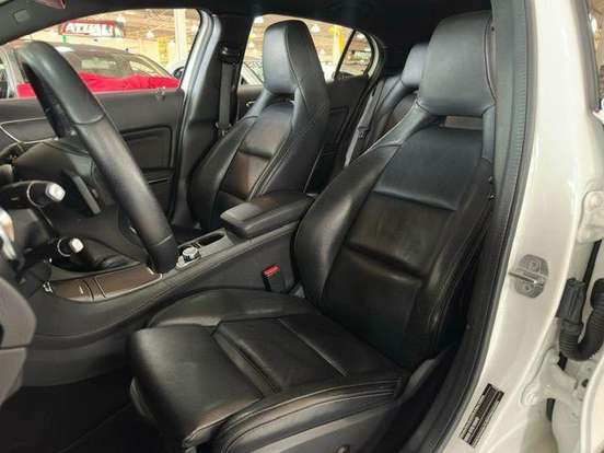 MERCEDES-BENZ-GLA 200-2018