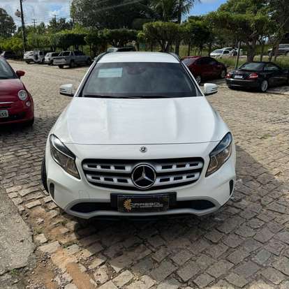 MERCEDES-BENZ-GLA 200-2018