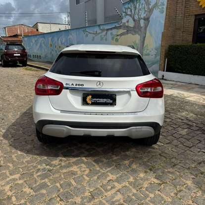 MERCEDES-BENZ-GLA 200-2018