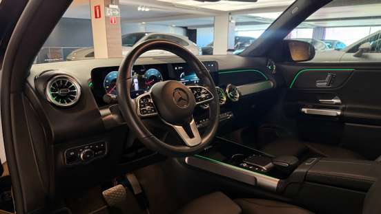 MERCEDES-BENZ-GLB 200-2023
