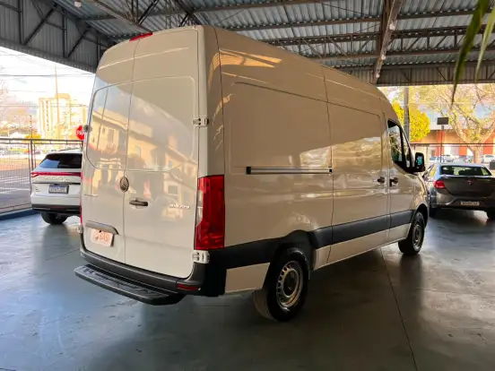 MERCEDES-BENZ-SPRINTER-2.0 CDI DIESEL FURGÃO 315 STREET MANUAL MERCEDES-BENZ-SPRINTER-2022
