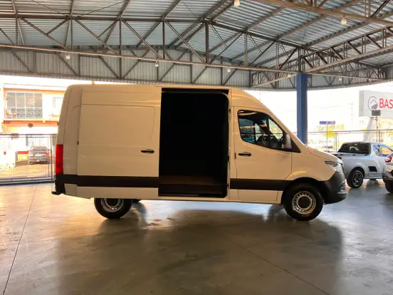 MERCEDES-BENZ-SPRINTER-2.0 CDI DIESEL FURGÃO 315 STREET MANUAL MERCEDES-BENZ-SPRINTER-2022