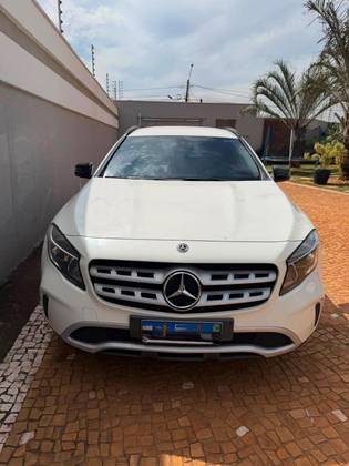 MERCEDES-BENZ GLA 200 1.6 CGI FLEX STYLE 7G-DCT