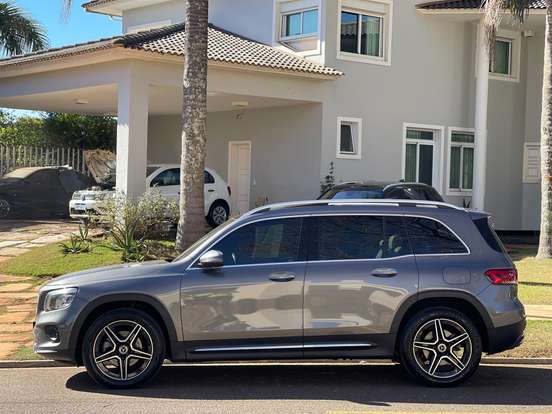 MERCEDES-BENZ-GLB 200-2021