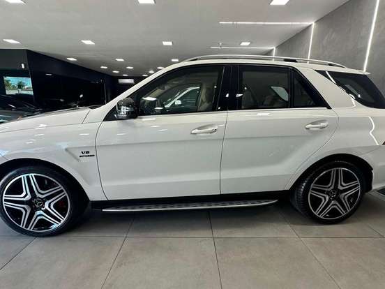 MERCEDES-BENZ-ML 63 AMG-5.5 V8 32V BITURBO GASOLINA 4P AUTOMÁTICO MERCEDES-BENZ-ML 63 AMG-2012