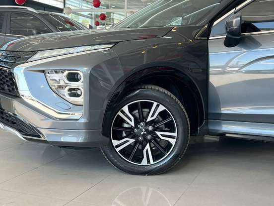 MITSUBISHI-ECLIPSE CROSS-2024