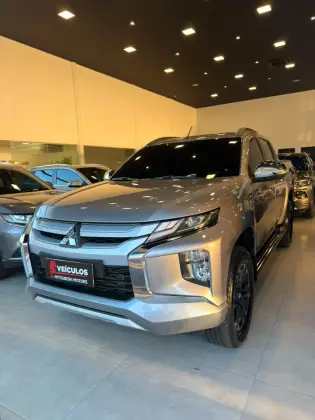 MITSUBISHI L200 TRITON 2.4 16V TURBO DIESEL SPORT HPE CD 4P 4X4 AUTOMÁTICO