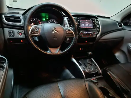 MITSUBISHI-L200 TRITON-2.4 16V TURBO DIESEL SPORT HPE TOP CD 4P 4X4 AUTOMÁTICO MITSUBISHI-L200 TRITON-2018