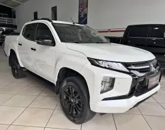 MITSUBISHI L200 TRITON 2.4 16V TURBO DIESEL SPORT HPE-S CD 4P 4X4 AUTOMÁTICO MITSUBISHI L200 TRITON 2.4 16V TURBO DIESEL SPORT HPE-S CD 4P 4X4 AUTOMÁTICO
