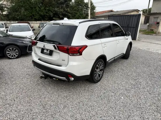 MITSUBISHI-OUTLANDER-2.0 16V GASOLINA 4P AUTOMÁTICO MITSUBISHI-OUTLANDER-2015
