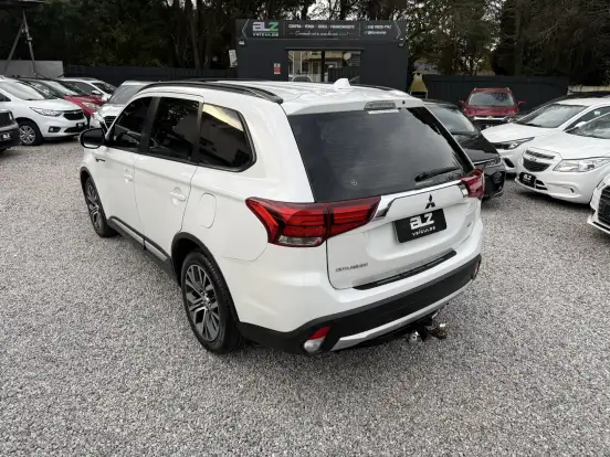 MITSUBISHI-OUTLANDER-2.0 16V GASOLINA 4P AUTOMÁTICO MITSUBISHI-OUTLANDER-2015
