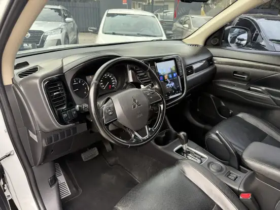 MITSUBISHI-OUTLANDER-2.0 16V GASOLINA 4P AUTOMÁTICO MITSUBISHI-OUTLANDER-2015
