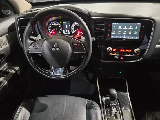 MITSUBISHI-OUTLANDER-2.0 MIVEC GASOLINA HPE AUTOMÁTICO MITSUBISHI-OUTLANDER-2021