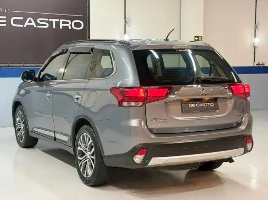 MITSUBISHI-OUTLANDER-2015