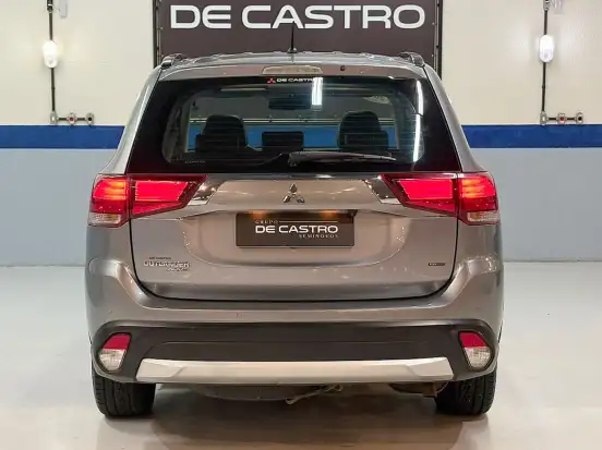 MITSUBISHI-OUTLANDER-2015