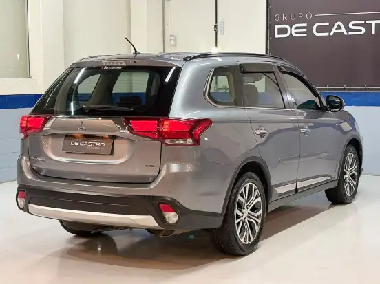 MITSUBISHI-OUTLANDER-2015