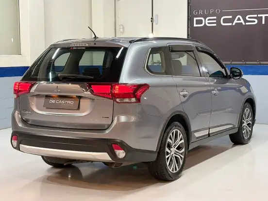 MITSUBISHI-OUTLANDER-2.2 4X4 16V DIESEL 4P AUTOMÁTICO MITSUBISHI-OUTLANDER-2015