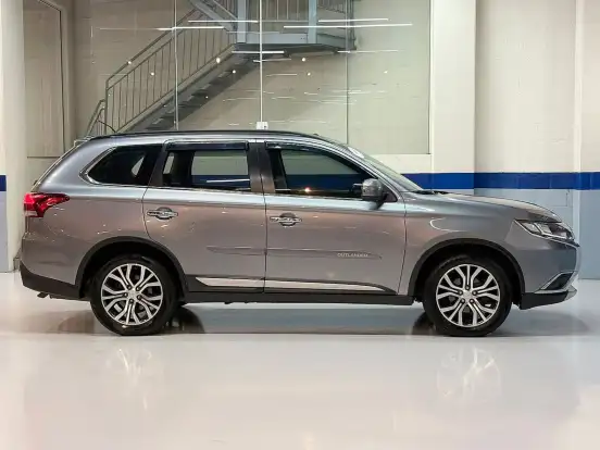 MITSUBISHI-OUTLANDER-2.2 4X4 16V DIESEL 4P AUTOMÁTICO MITSUBISHI-OUTLANDER-2015