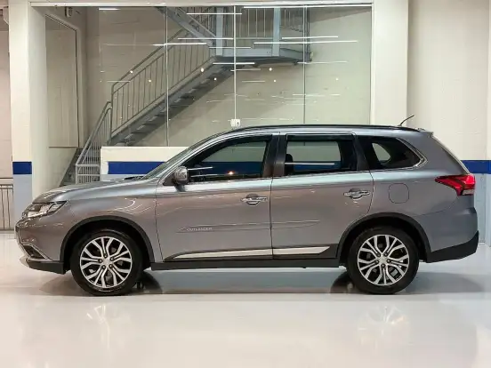 MITSUBISHI-OUTLANDER-2.2 4X4 16V DIESEL 4P AUTOMÁTICO MITSUBISHI-OUTLANDER-2015