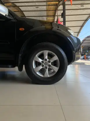 MITSUBISHI-PAJERO-2012