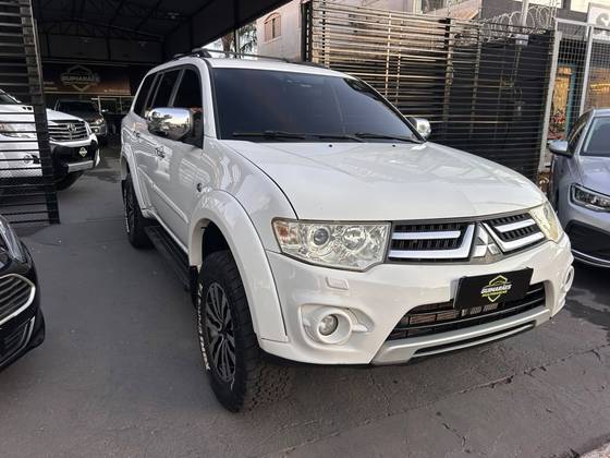 MITSUBISHI PAJERO DAKAR 3.2 HPE 4X4 7 LUGARES 16V TURBO INTERCOOLER DIESEL 4P AUTOMÁTICO