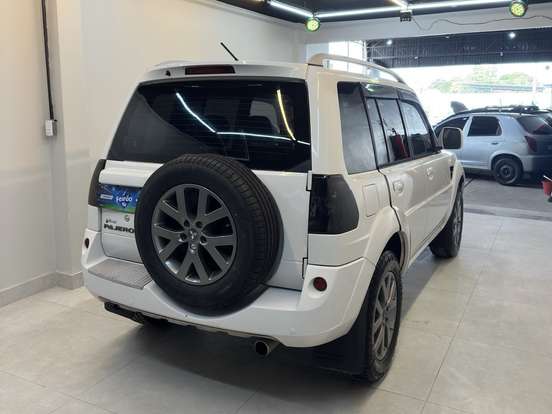 MITSUBISHI-PAJERO TR4-2.0 4X2 16V 140CV FLEX 4P AUTOMÁTICO MITSUBISHI-PAJERO TR4-2014