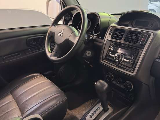 MITSUBISHI-PAJERO TR4-2014