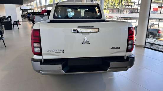 MITSUBISHI-TRITON-2.4 BITURBO DIESEL CD HPE-S 4X4 AUTOMÁTICO MITSUBISHI-TRITON-2025
