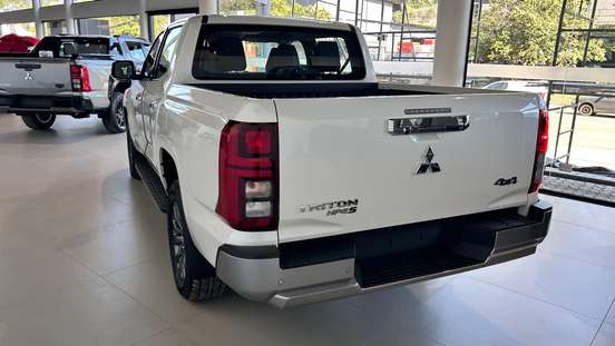 MITSUBISHI-TRITON-2.4 BITURBO DIESEL CD HPE-S 4X4 AUTOMÁTICO MITSUBISHI-TRITON-2025