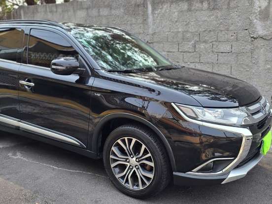 MITSUBISHI-OUTLANDER-3.0 GT 4X4 V6 24V GASOLINA 4P AUTOMÁTICO MITSUBISHI-OUTLANDER-2016