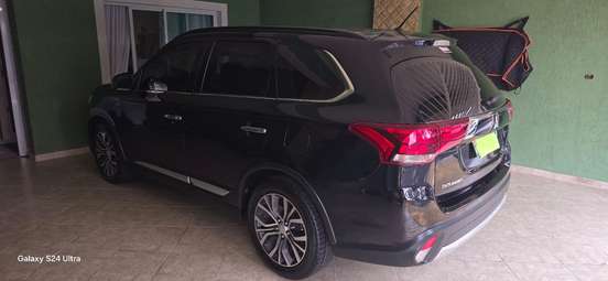 MITSUBISHI-OUTLANDER-2016