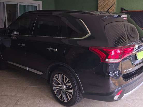 MITSUBISHI-OUTLANDER-3.0 GT 4X4 V6 24V GASOLINA 4P AUTOMÁTICO MITSUBISHI-OUTLANDER-2016