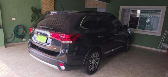 MITSUBISHI-OUTLANDER-2016