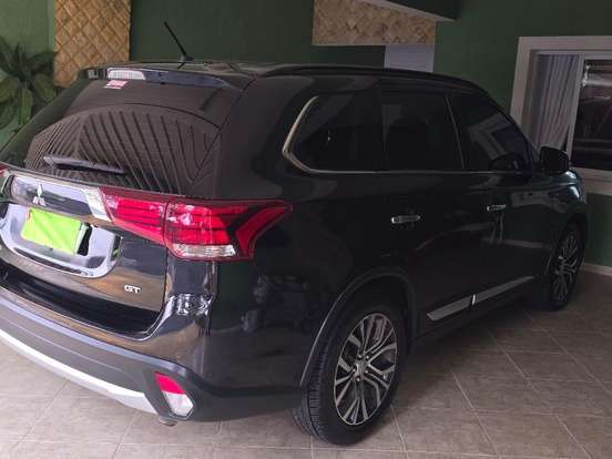 MITSUBISHI-OUTLANDER-3.0 GT 4X4 V6 24V GASOLINA 4P AUTOMÁTICO MITSUBISHI-OUTLANDER-2016