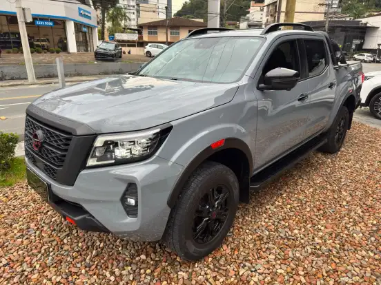 NISSAN-FRONTIER-2025