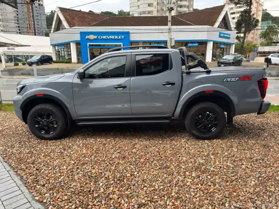 NISSAN-FRONTIER-2025