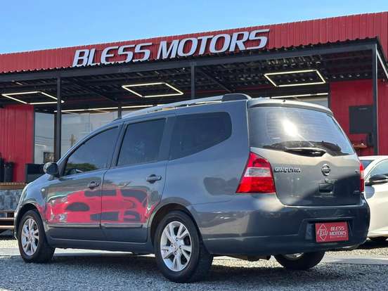 NISSAN-GRAND LIVINA-1.8 SL 16V FLEX 4P AUTOMÁTICO NISSAN-GRAND LIVINA-2013