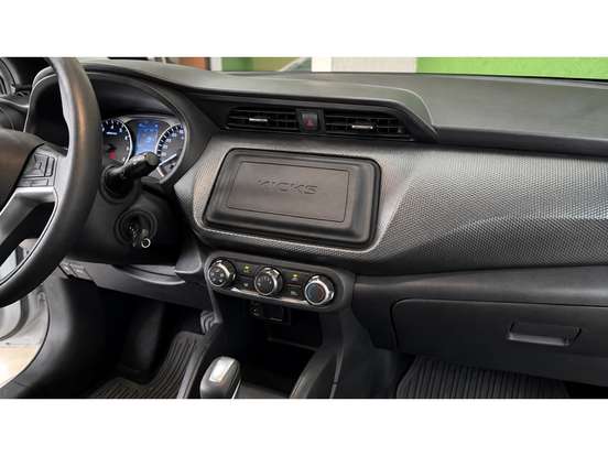 NISSAN-KICKS-2020