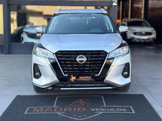NISSAN-KICKS-2023