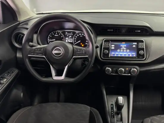 NISSAN-KICKS PLAY-2025