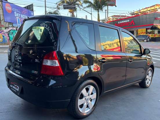 NISSAN-LIVINA-1.8 SL 16V FLEX 4P AUTOMÁTICO NISSAN-LIVINA-2010