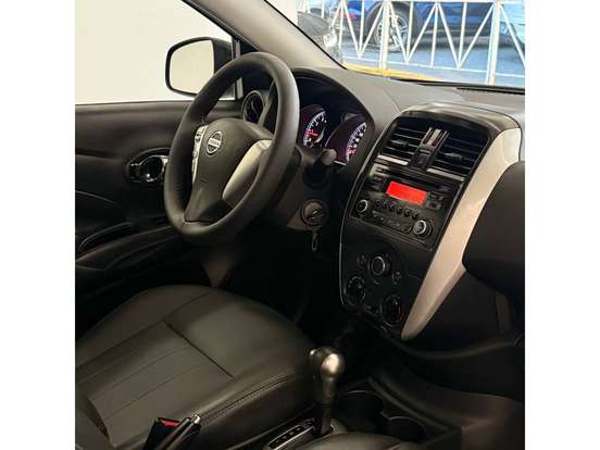 NISSAN-VERSA-1.6 16V FLEX SV 4P XTRONIC NISSAN-VERSA-2017