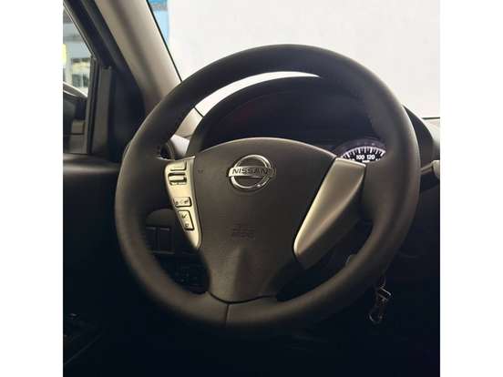 NISSAN-VERSA-1.6 16V FLEX SV 4P XTRONIC NISSAN-VERSA-2017
